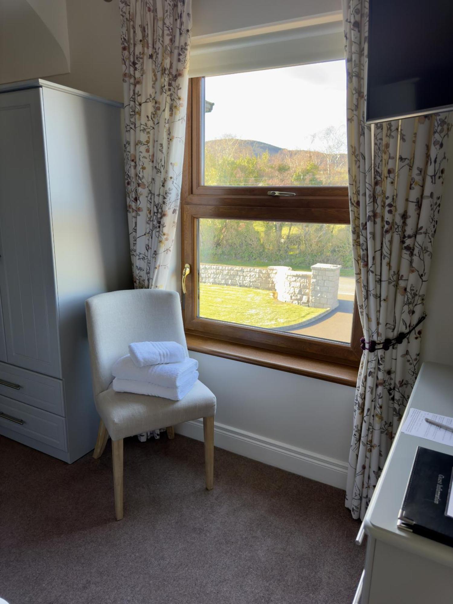 Mourne Country House Bed And Breakfast Kilkeel Ruang foto